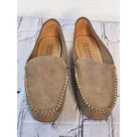 JOURNEE COLLECTION‎ womens slip-on flat loafer Halsey shoes size 7.5 W TAUPE NEW - Picture 2 of 7